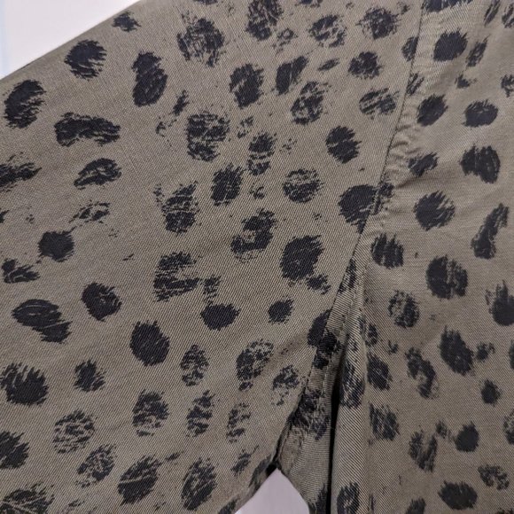 Anthropologie Cloth & Stone Olive Green Animal Print Buttondown Shirt - Picture 7 of 11